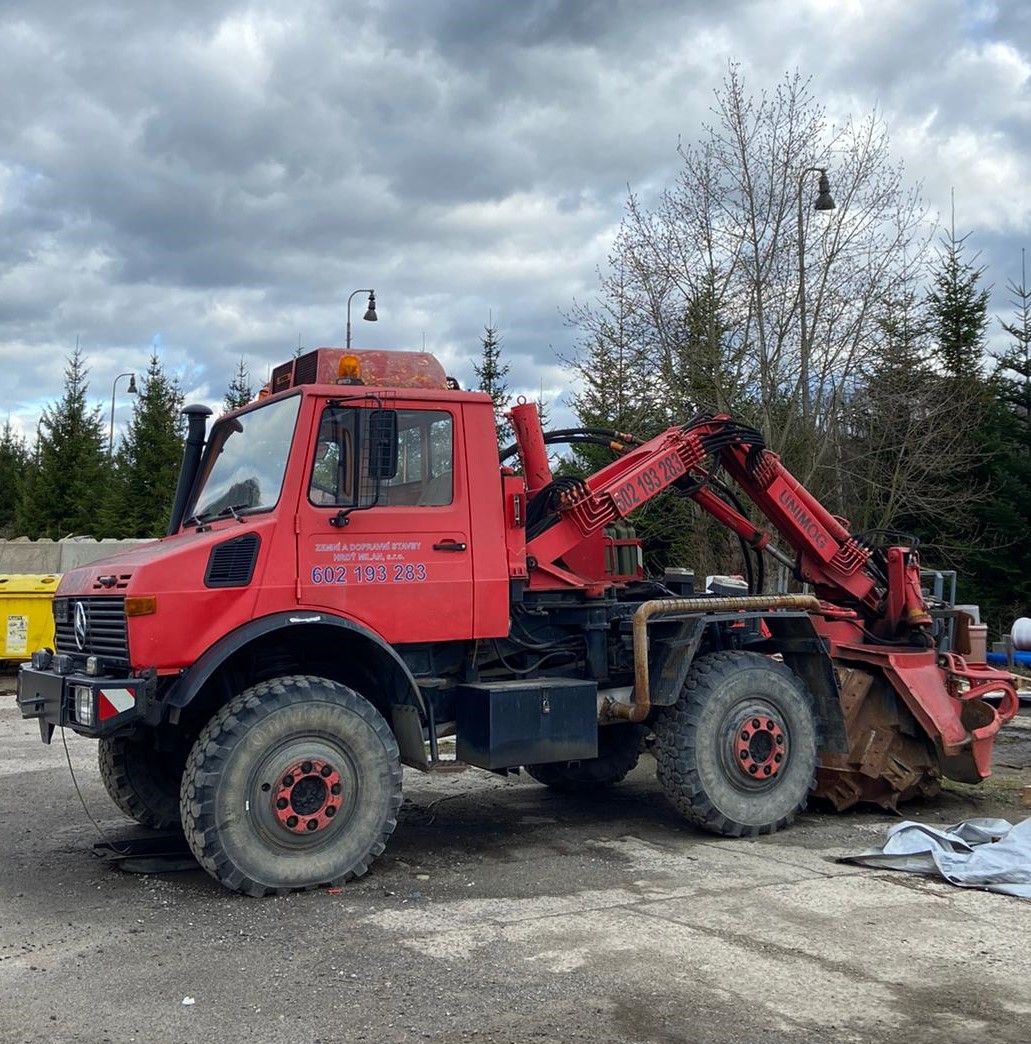 Prikopova freza UNIMOG