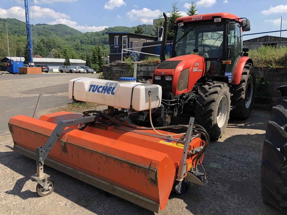 Traktor Zetor Proxima 8441 celni zametac